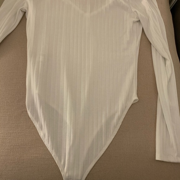 ✨Long Sleeve Bodysuit✨ - Picture 4 of 4